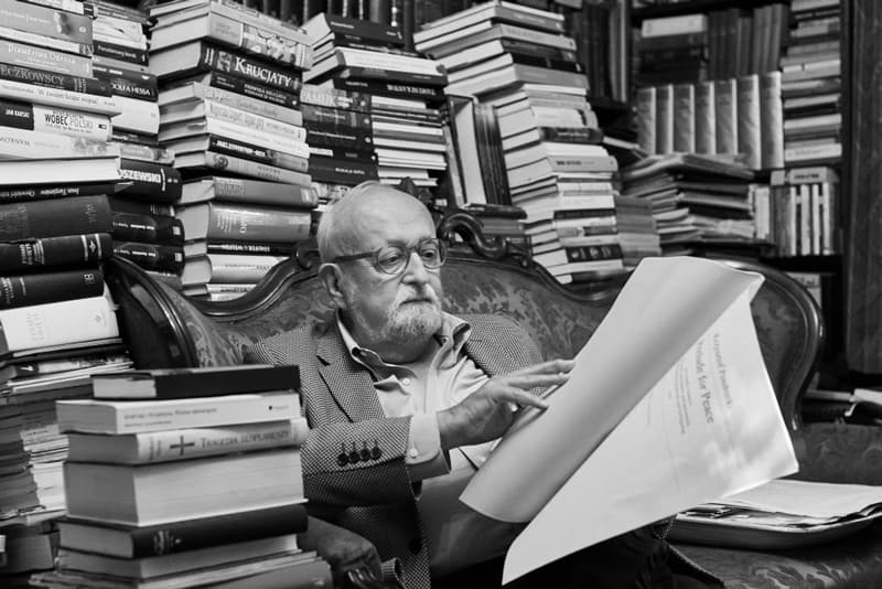 Penderecki in his library